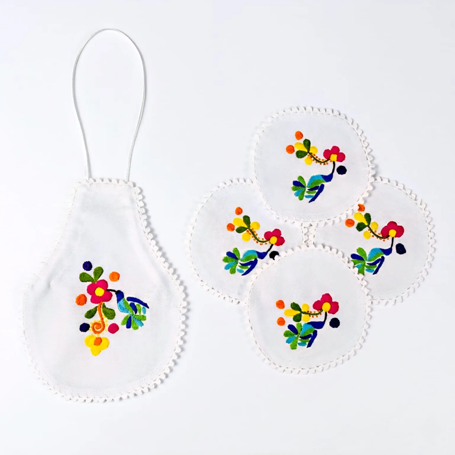 Portavasos y Funda Bordados Hechos a Mano Estilo Zuleta